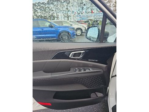 New 2025 Kia Carnival SX Prestige image 9