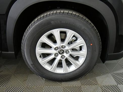 New 2026 Toyota Grand Highlander XLE image 17