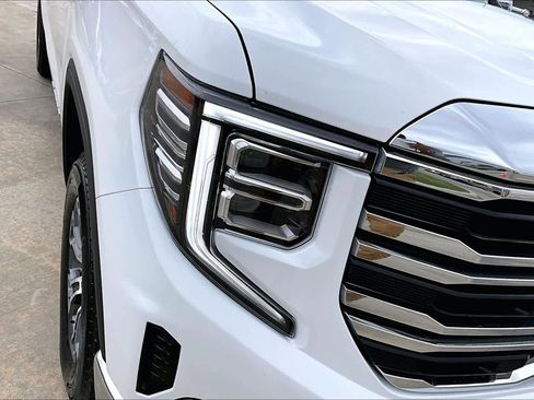 Used 2026 GMC Sierra 1500 SLT AWD/4WD image 28