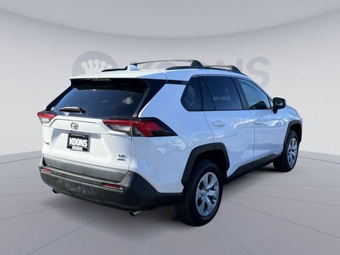 Used 2020 Toyota RAV4 LE image 7