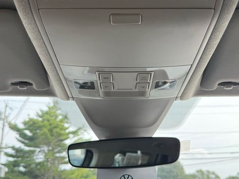 Certified 2023 Volkswagen Tiguan SE FWD image 24