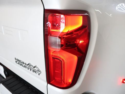 Used 2024 Chevrolet Silverado 3500 High Country w/ High Country Premium Package AWD/4WD image 29