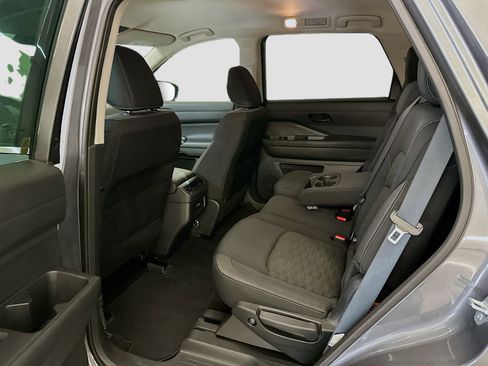 Used 2023 Nissan Pathfinder SV AWD/4WD image 28