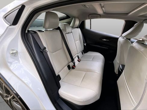 Used 2024 Toyota Prius Limited FWD image 20