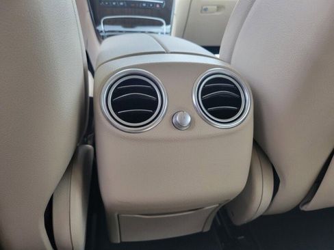 Used 2020 Mercedes-Benz GLC 300 image 28
