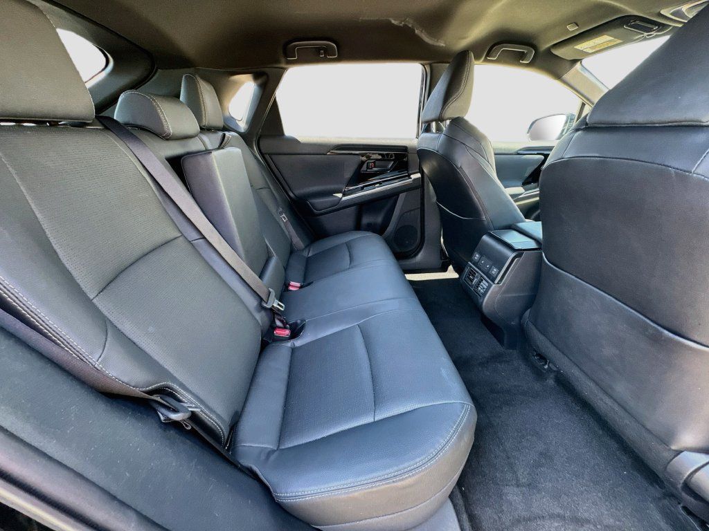 Certified 2023 Subaru Solterra AWD image 33