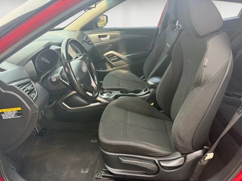 Used 2015 Hyundai Veloster Turbo FWD image 4