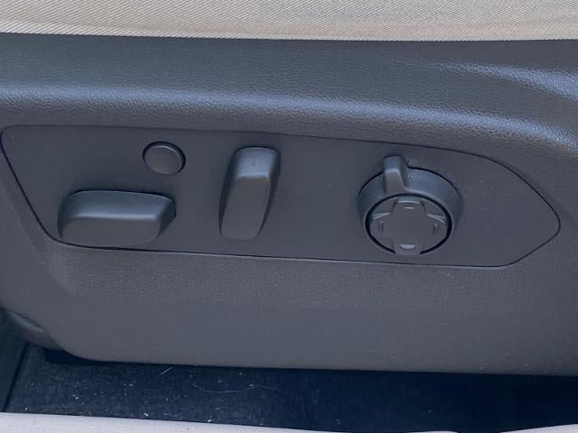 Used 2022 Buick Envision Avenir w/ Technology Package II AWD/4WD image 15
