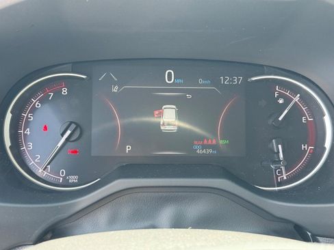 Used 2025 Toyota RAV4 XLE AWD/4WD image 22