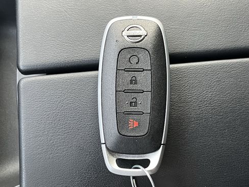 Used 2023 Nissan Rogue SV image 31