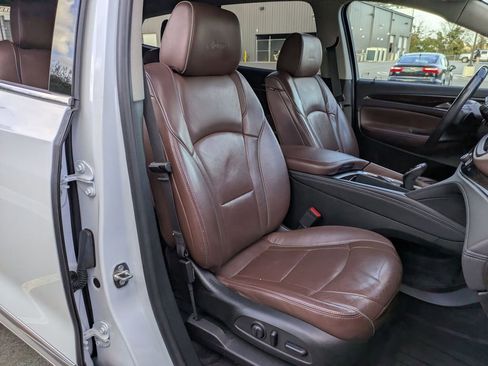 Used 2018 Buick Enclave Avenir w/ Avenir Technology Package image 34
