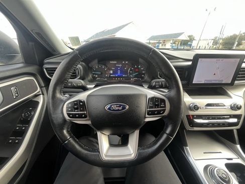 Used 2021 Ford Explorer XLT w/ Equipment Group 202A image 13