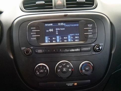 Used 2017 Kia Soul image 17