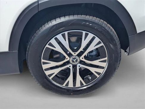 New 2026 Mercedes-Benz GLB 250 image 9