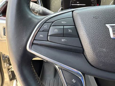 Used 2017 Cadillac XT5 Premium Luxury FWD image 12