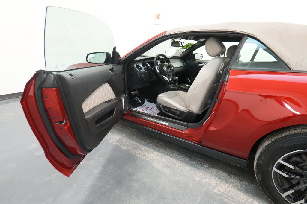 Used 2012 Ford Mustang Premium RWD image 17