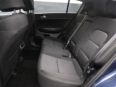Used 2022 Kia Sportage LX image 11