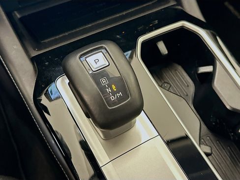 Used 2025 Mitsubishi Outlander SE image 25