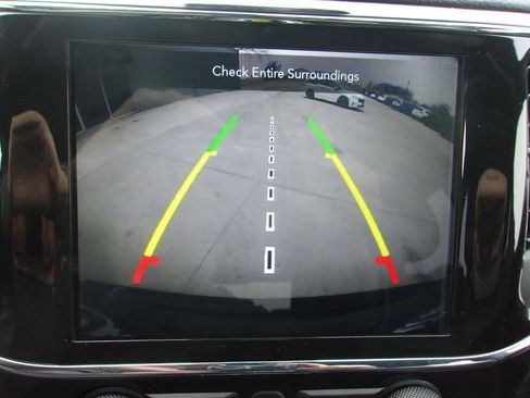 Used 2022 Jeep Grand Cherokee Laredo X image 21