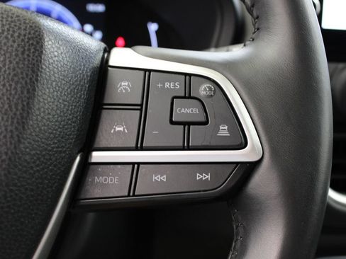 Used 2025 Toyota Grand Highlander AWD image 27