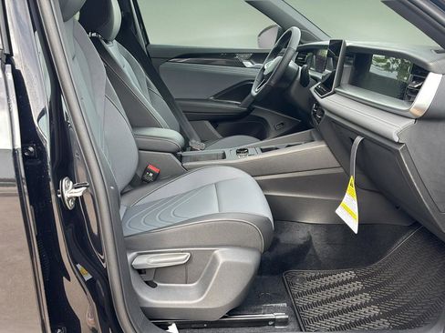 New 2026 Volkswagen Tiguan SE R-Line AWD/4WD image 11