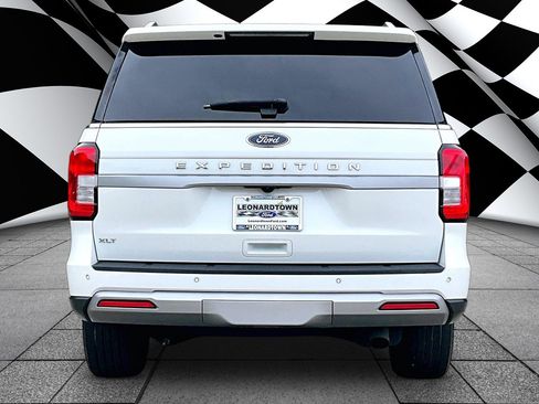 Certified 2023 Ford Expedition XLT AWD/4WD image 4
