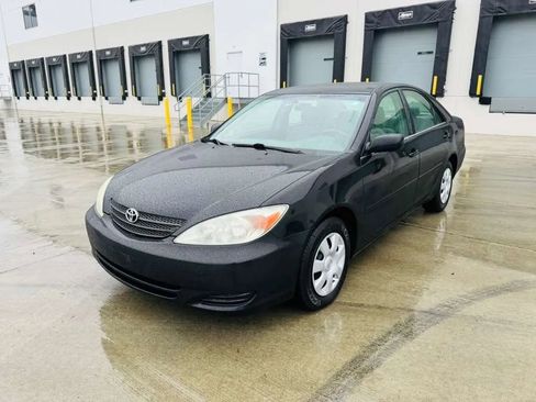 Used 2004 Toyota Camry LE image 1
