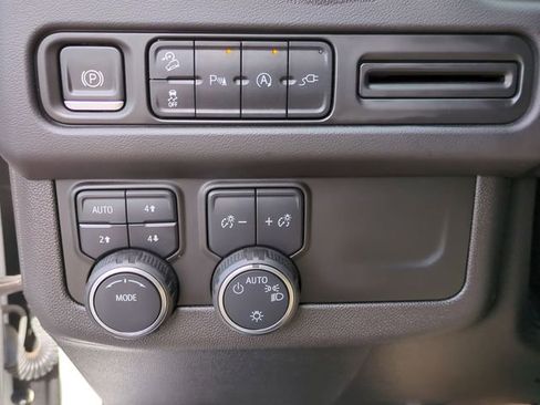 Used 2021 Chevrolet Tahoe Z71 image 18