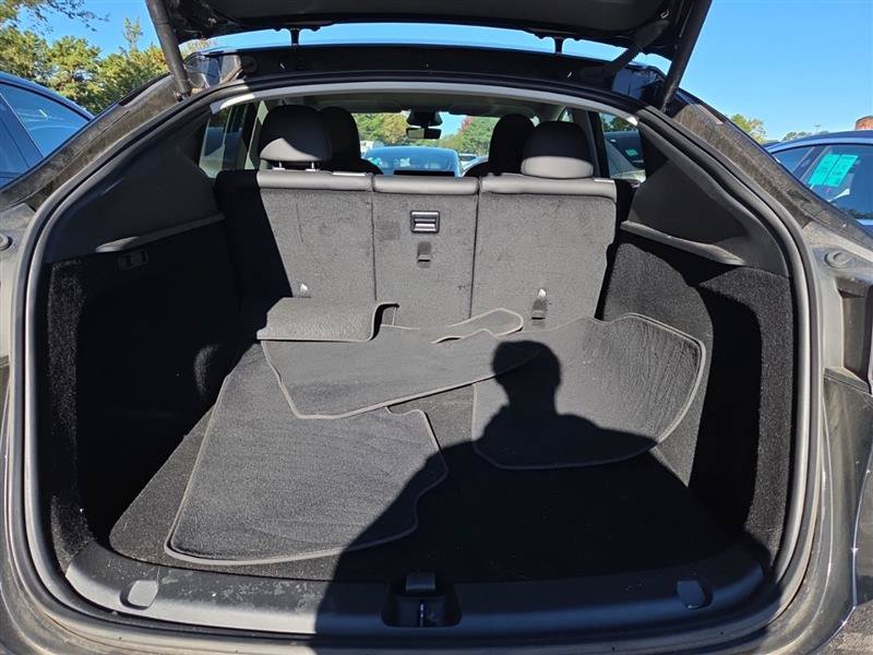 Used 2024 Tesla Model Y 2WD image 9