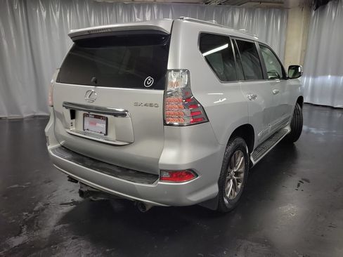 Used 2016 Lexus GX 460 Luxury w/ Preferred Accessory Package AWD/4WD image 8