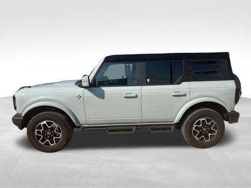 Used 2024 Ford Bronco Outer Banks AWD/4WD image 2