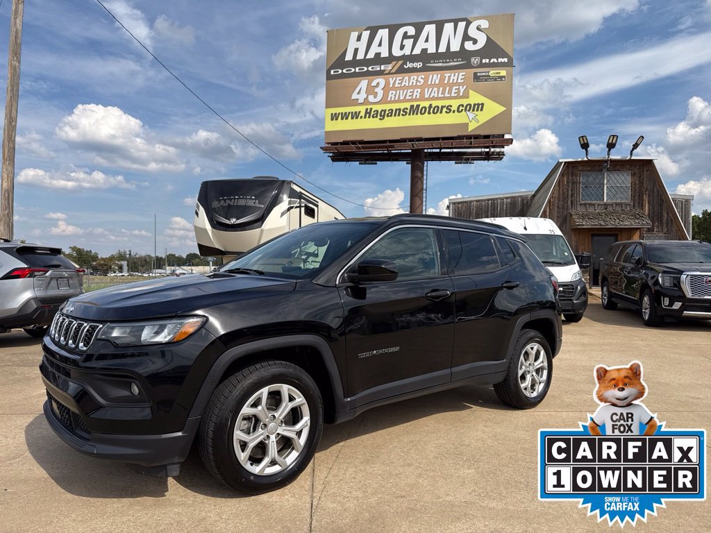 Certified 2024 Jeep Compass Latitude AWD/4WD image 1
