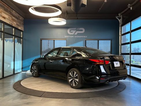 Used 2020 Nissan Altima 2.5 SL FWD image 5