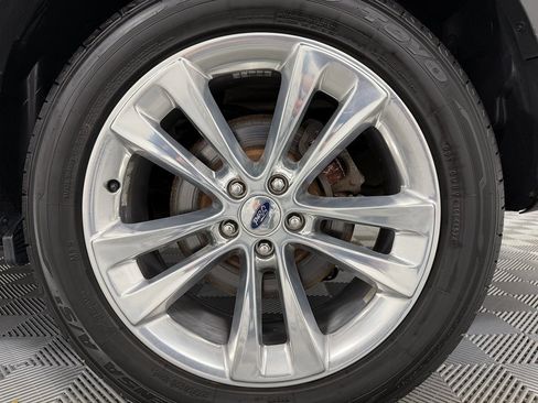 Used 2018 Ford Explorer XLT w/ Equipment Group 202A AWD/4WD image 34