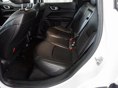 Used 2024 Jeep Compass Trailhawk image 15