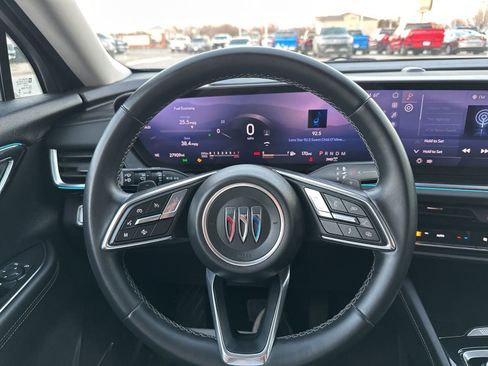 Used 2024 Buick Envision Preferred image 12