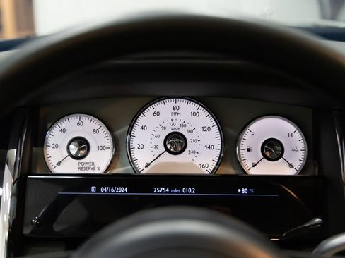 Used 2014 Rolls-Royce Ghost image 17