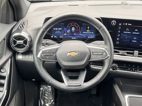 Used 2025 Chevrolet Equinox LT image 27