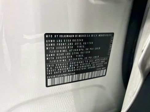 Used 2023 Volkswagen Tiguan SE image 32