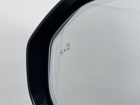 Used 2022 Rivian R1T Launch Edition image 17