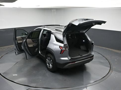 Used 2025 Chevrolet Equinox LT w/ Convenience Package II FWD image 45
