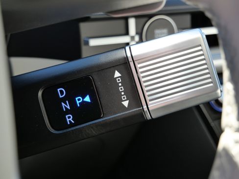 Certified 2025 Hyundai Santa Fe SEL image 25