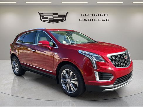 Certified 2024 Cadillac XT5 Premium Luxury AWD/4WD image 3