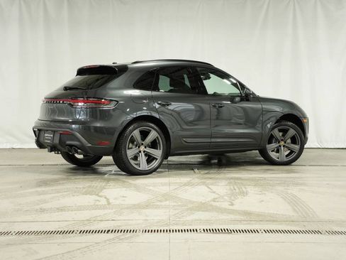 Used 2025 Porsche Macan image 7
