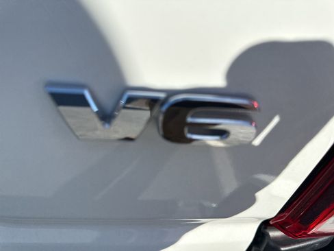 Used 2022 Toyota Tacoma SR image 12