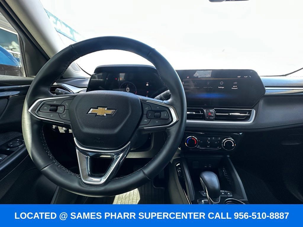 Used 2024 Chevrolet TrailBlazer LT w/ LT Cold Weather Package FWD image 14