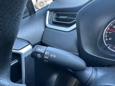 Used 2022 Toyota RAV4 XLE image 9