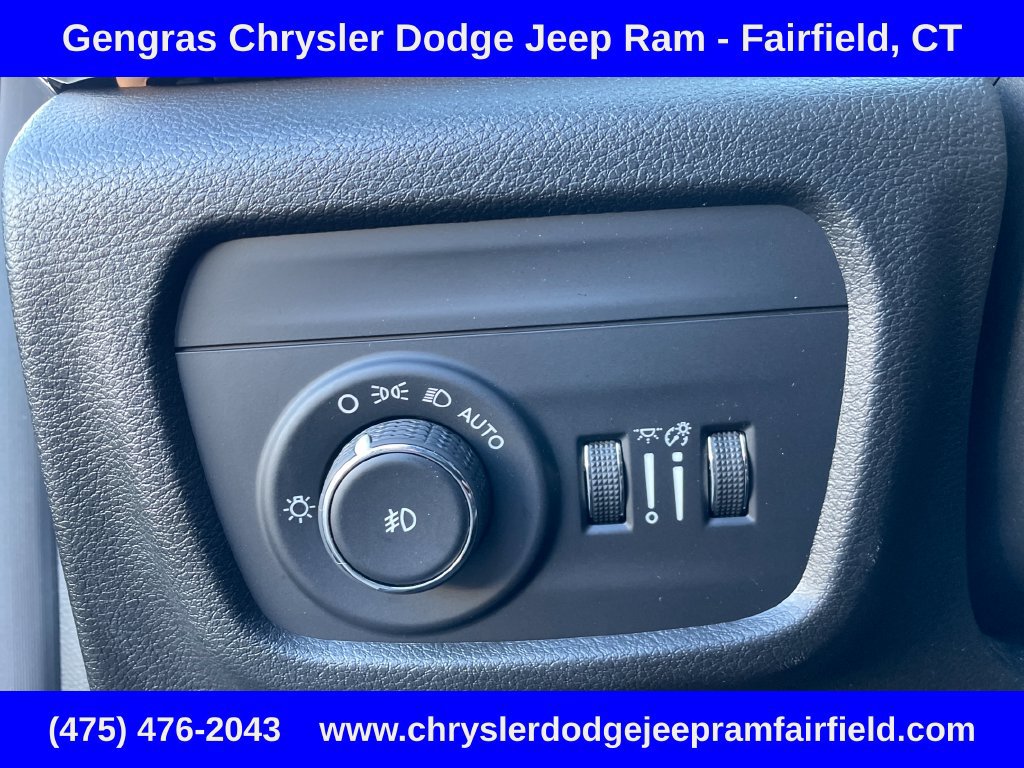 Used 2023 Jeep Grand Cherokee L Limited AWD/4WD image 59
