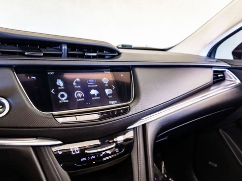 Used 2017 Cadillac XT5 Luxury w/ Driver Awareness Package FWD image 20