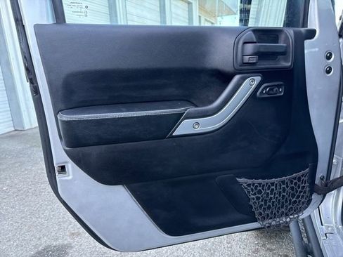 Used 2012 Jeep Wrangler Rubicon image 20